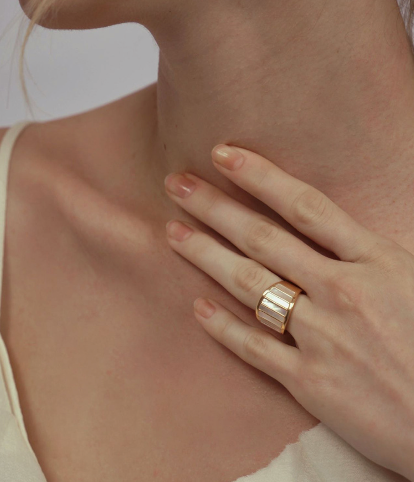 Lune Stripe – White Mother-of-Pearl Inlay Ring